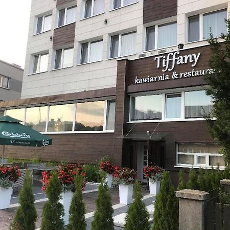 נובה מיאסטו לובבסקה Hotel Tiffany מראה חיצוני תמונה