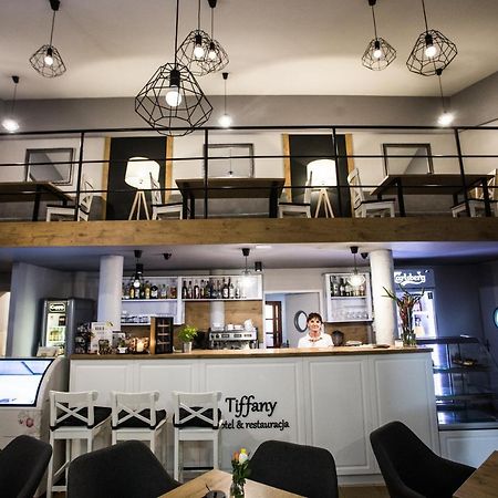 נובה מיאסטו לובבסקה Hotel Tiffany מראה חיצוני תמונה