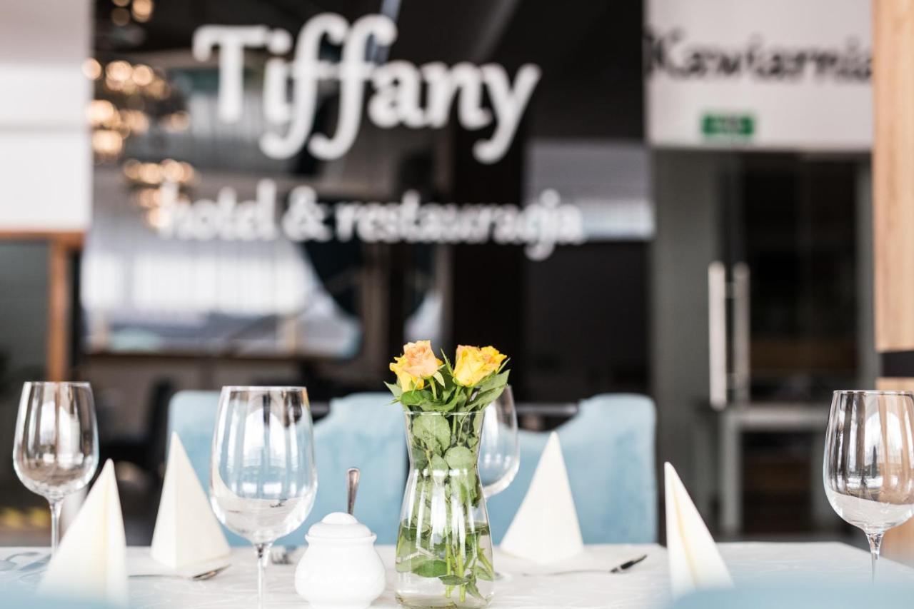נובה מיאסטו לובבסקה Hotel Tiffany מראה חיצוני תמונה
