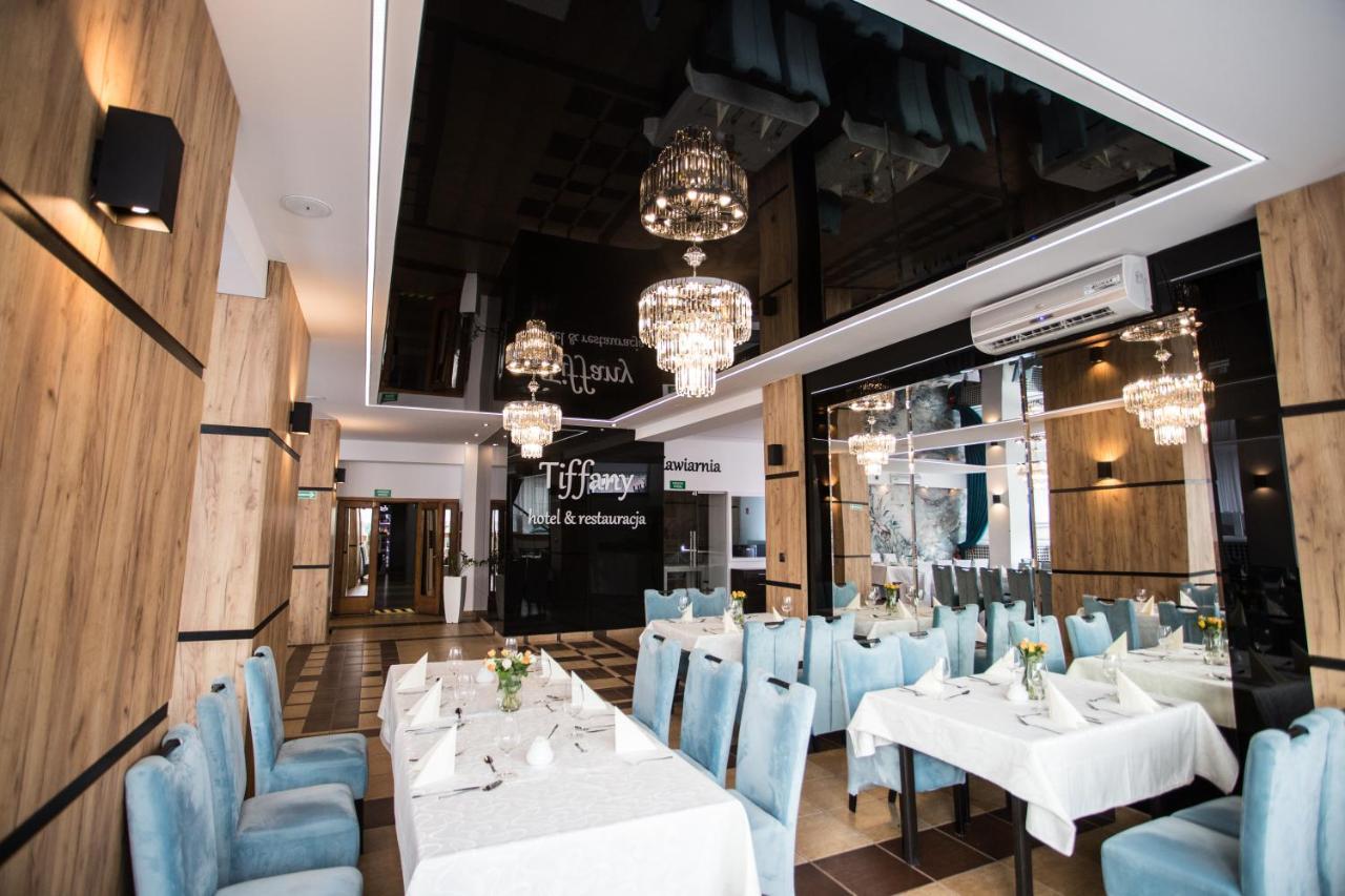 נובה מיאסטו לובבסקה Hotel Tiffany מראה חיצוני תמונה